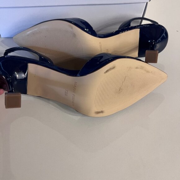 Marc Fisher Hadya Dark Blue Patent Slingback Pointed Toe Heel 7.5 Like New - Picture 7 of 9